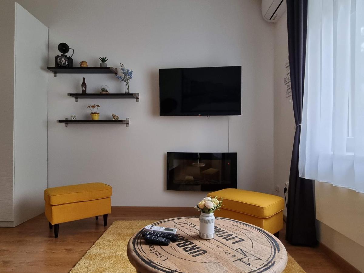 Appartement Flora Apartman à Szeged Extérieur photo