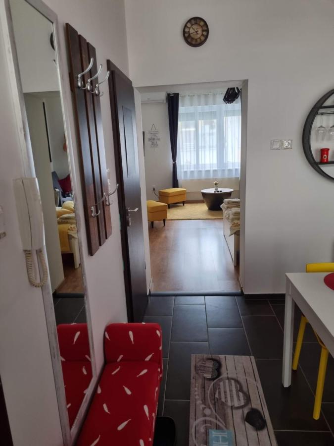 Appartement Flora Apartman à Szeged Extérieur photo