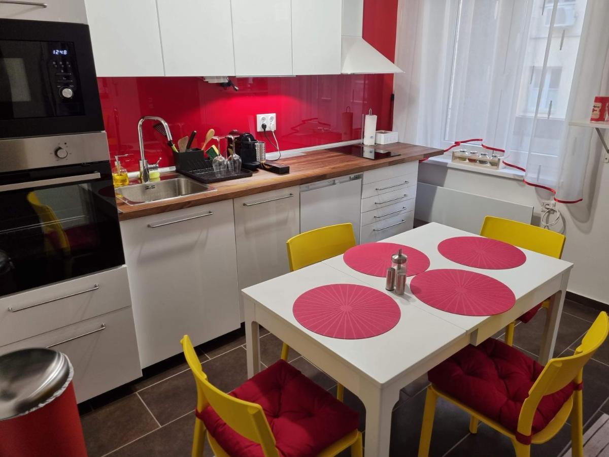 Appartement Flora Apartman à Szeged Extérieur photo