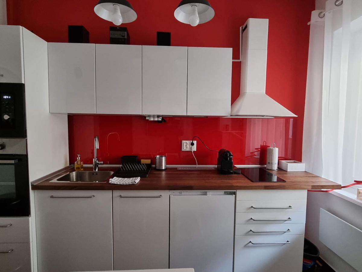 Appartement Flora Apartman à Szeged Extérieur photo